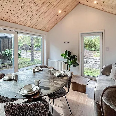 2 Bedroom Stunning In Oud Gastel Holiday home